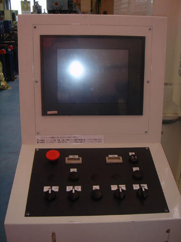 No0001 たて型射出成型機